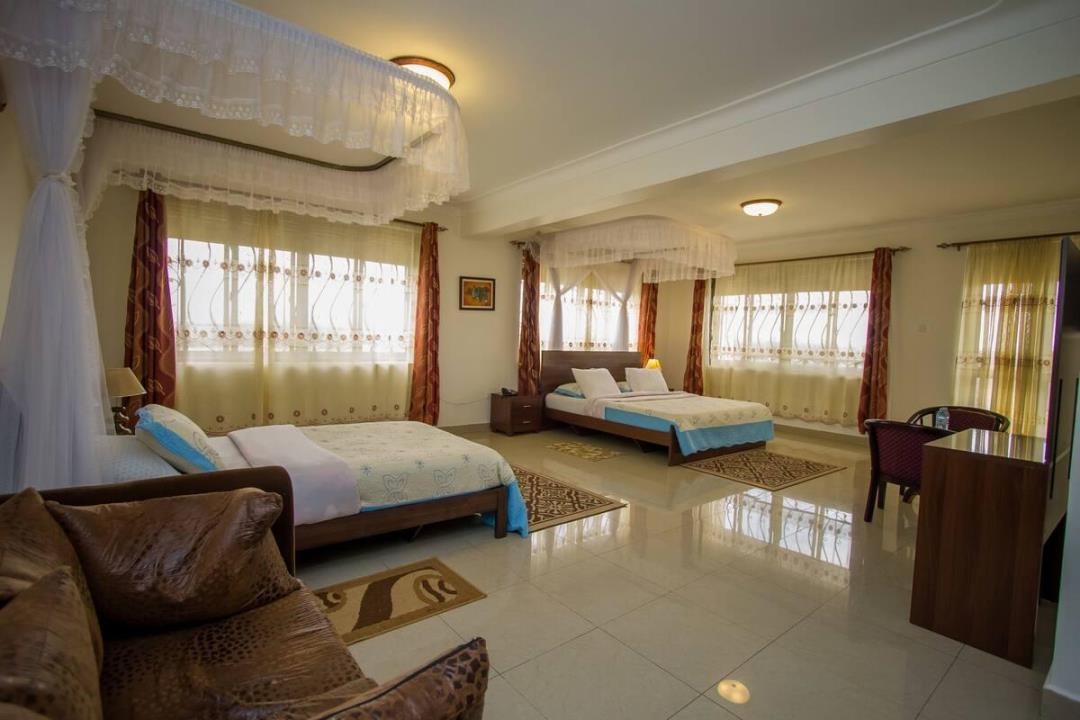 Twin Bedroom Photo Reinah Tourist Hotel Fort Portal Uganda Western Region 01