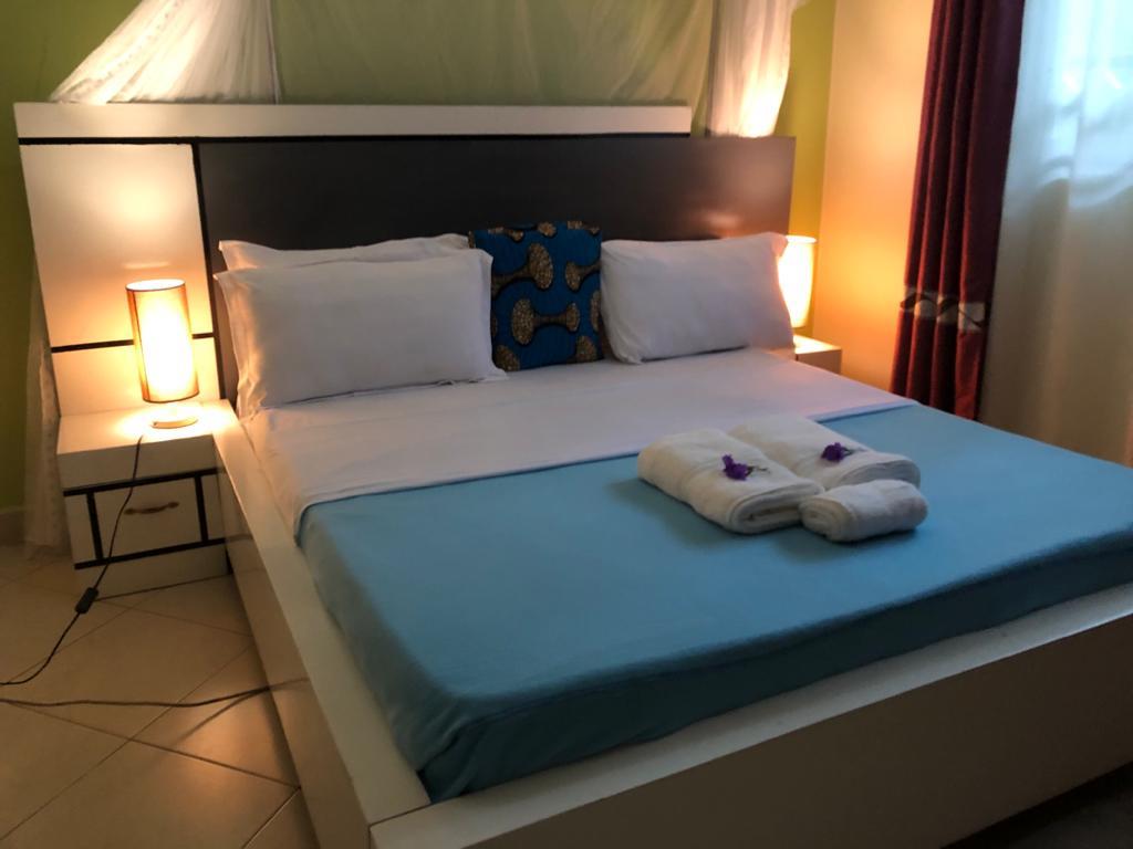 Ensuite Bedroom Photo Airport Shoebill Hotel Entebbe Guesthouse Entebbe Uganda Central Region