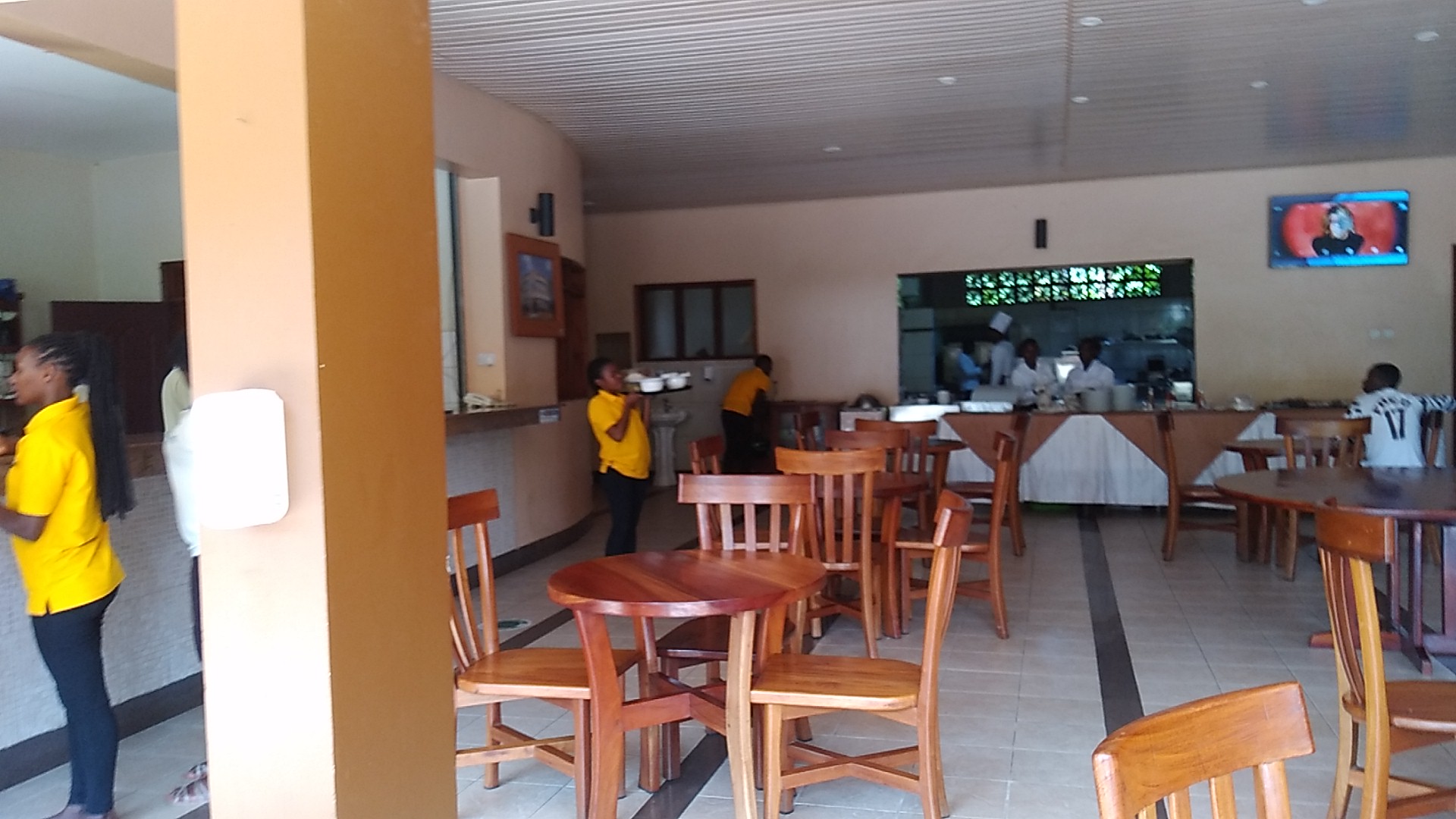 Restaurant Photo Kalya Courts Hotel Fort Portal Uganda Western Region 1