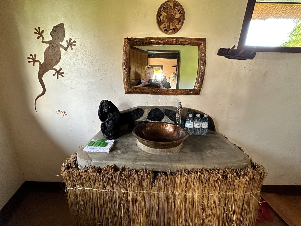 Handwash Basin Photo Hornbill Bush Lodge Pakwach, Murchison Falls National Park Uganda Northern Western Region