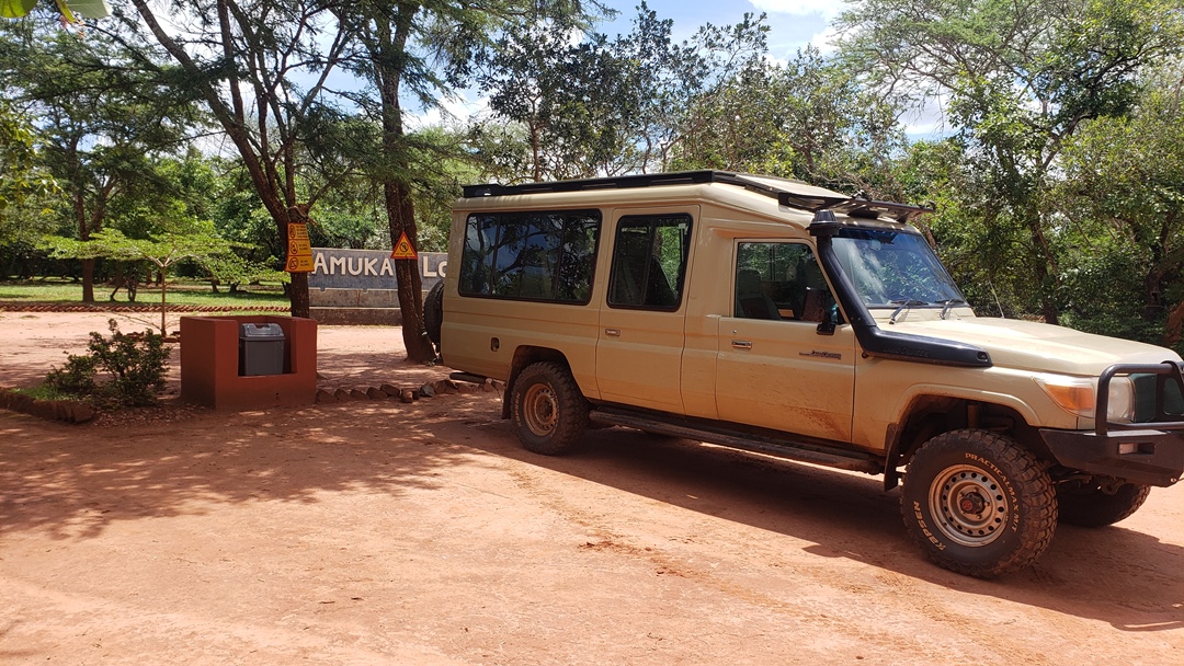 Safari Cars Photo Amuka Safari Lodge Nakasongola Uganda Northern Western Region