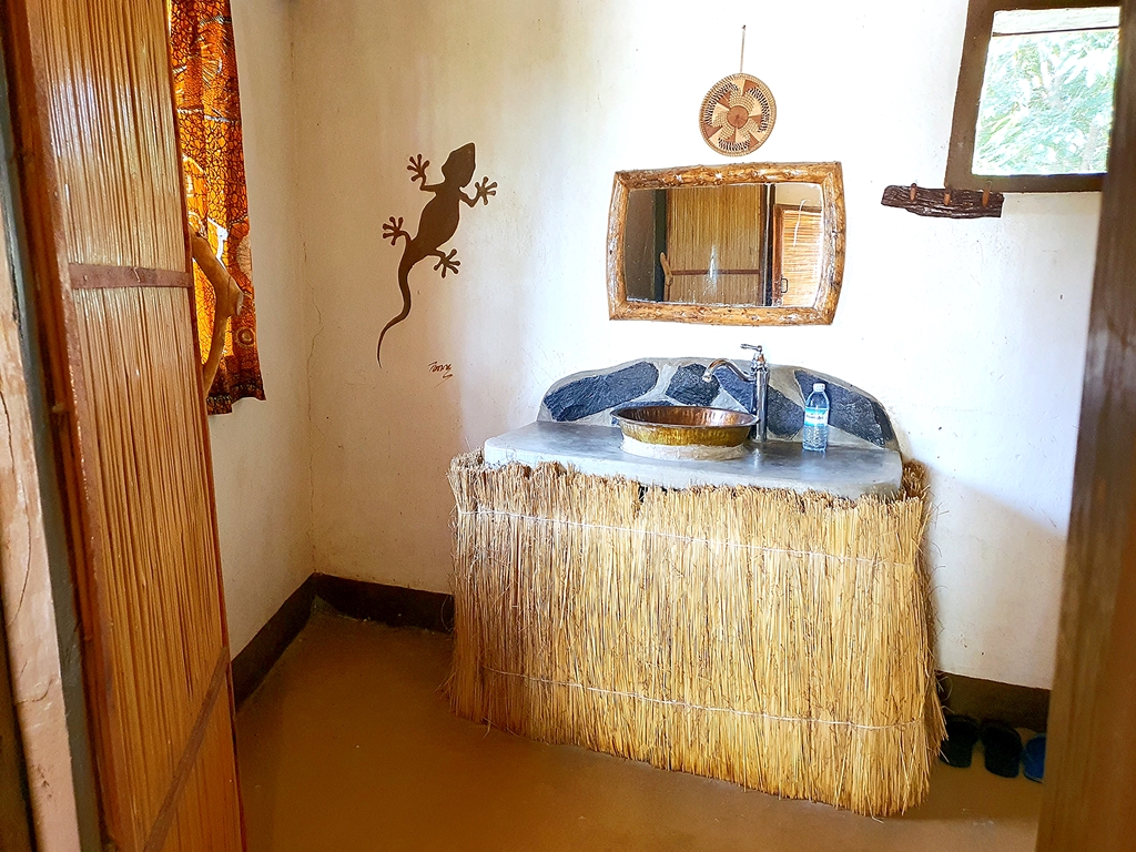 Handwash Basin Photo Hornbill Bush Lodge Pakwach, Murchison Falls National Park Uganda Northern Western Region 1