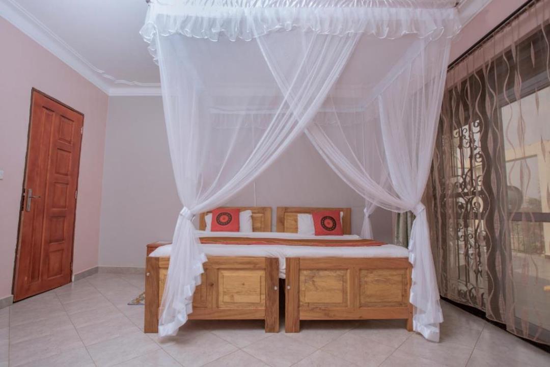 Superior Queen Bedroom Photo Silver Oaks Hotel Fort Portal Uganda Western Region