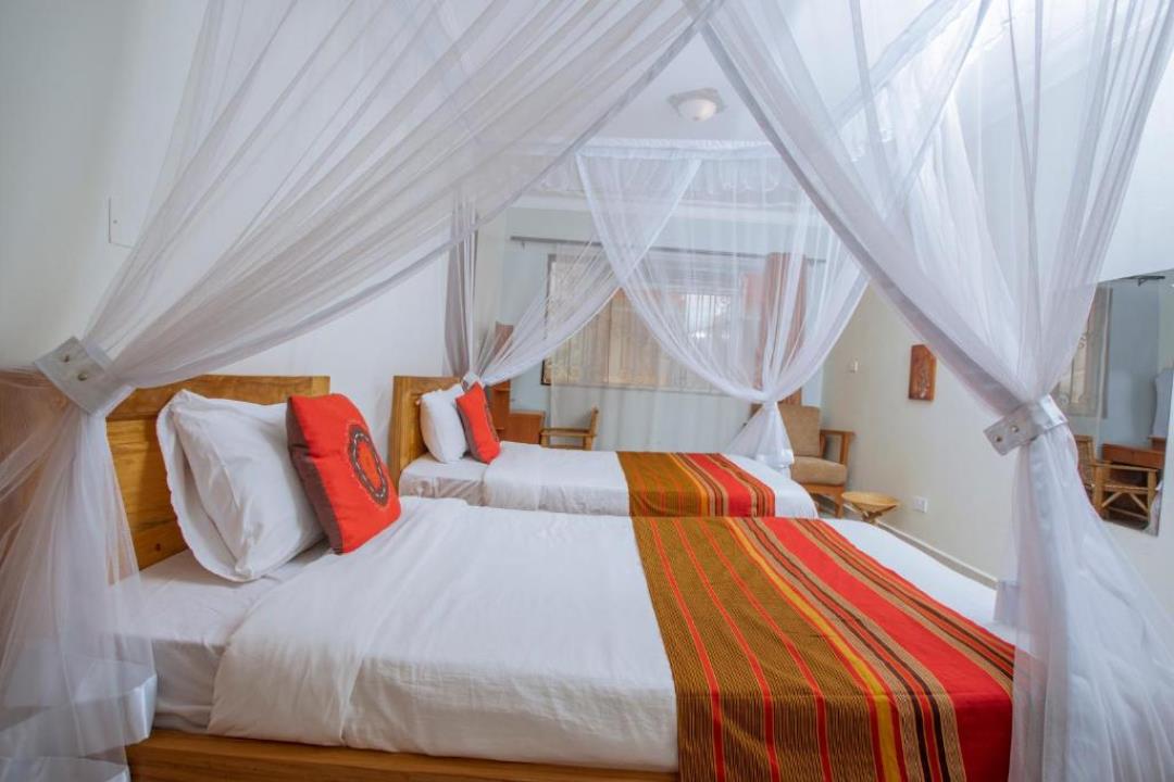 Deluxe Twin Bedroom Photo Silver Oaks Hotel Fort Portal Uganda Western Region