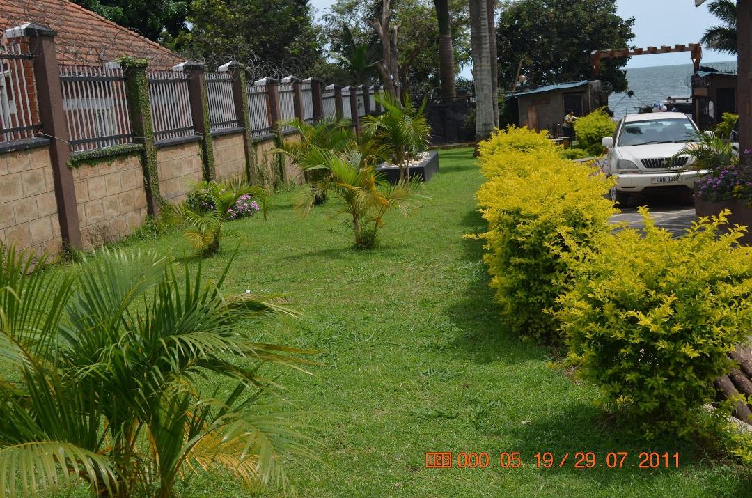 Gardens Photo Saffron Beach Bistro & Cottages Entebbe Uganda Central Region