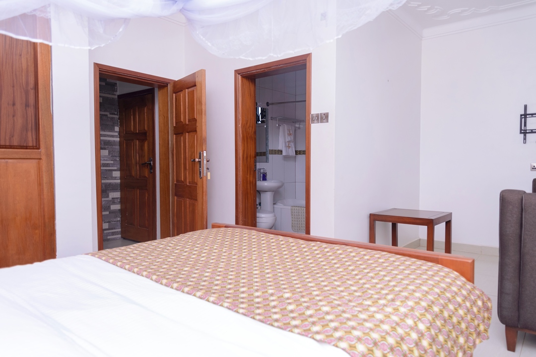 Deluxe Double Bedroom (Akiiki) Photo Fort-Heights Homestay, Fort Portal Uganda Western Region 1