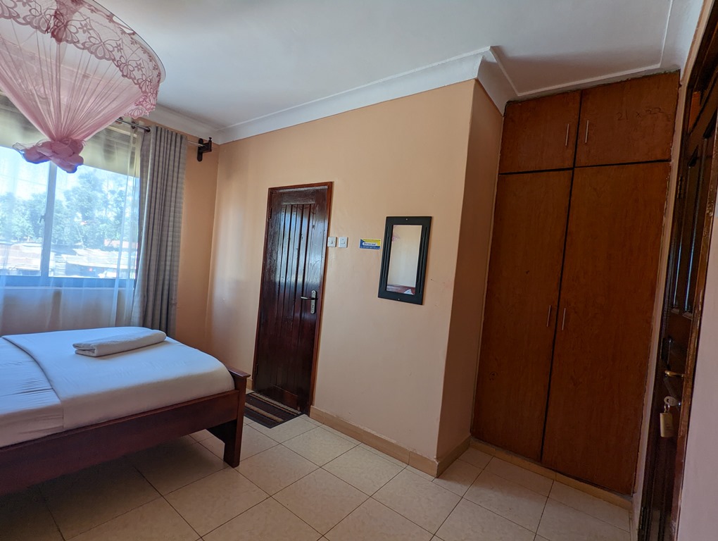 Deluxe Double Bedroom Photo Kasenene Legacy Hotel Fort Portal Uganda Western Region 01