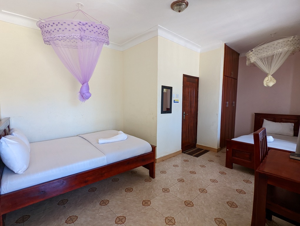 Twin Bedroom Photo Kasenene Legacy Hotel Fort Portal Uganda Western Region 1