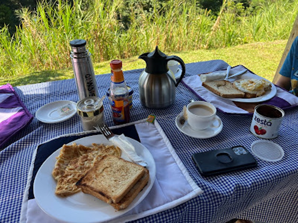 Breakfast Photo Lake Nyamirima cottages, Kibale Forest National Park Fort Portal Uganda Western Region