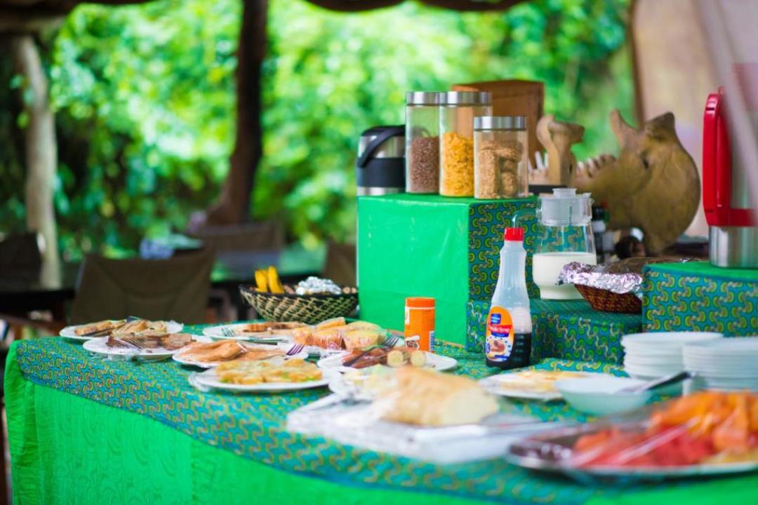 Restaurant Photo Kibale Forest Camp Lodge, Kibale Forest National Park Uganda Western Region 1