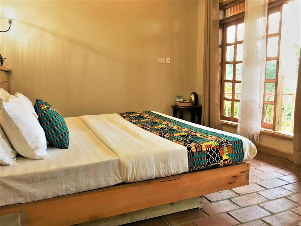 Double Bedroom Photo Kaswa Lodge Fort Portal Uganda Western Region 1