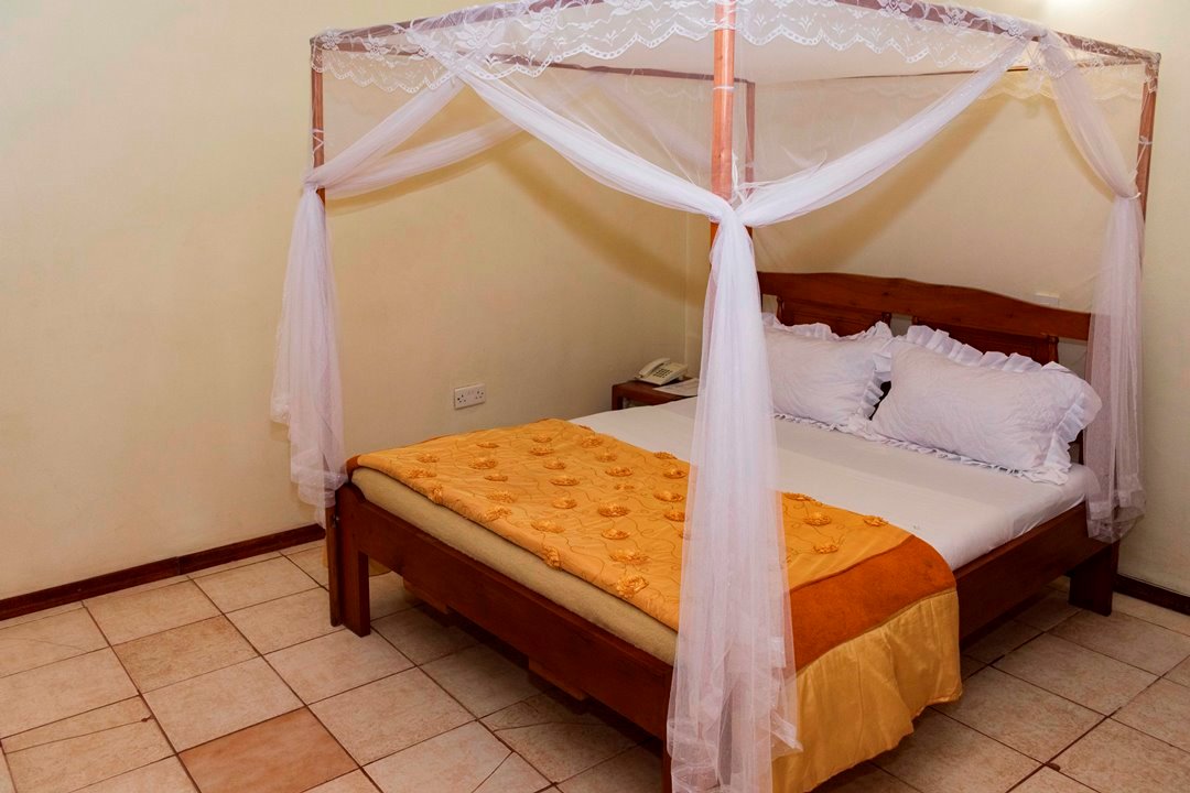 Standard Double Bedroom Photo Raja Excelsior Hotel Fort Portal Uganda Western Region