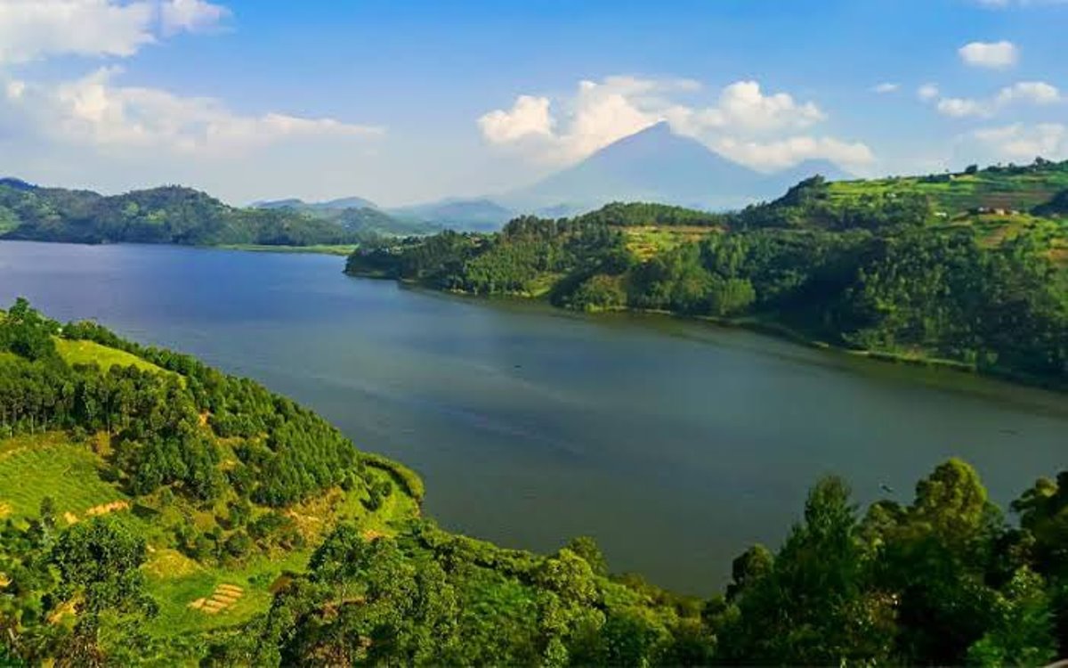 A photograph of Lake Mulehe taken during a hiking tour in Kisoro district in Western Uganda