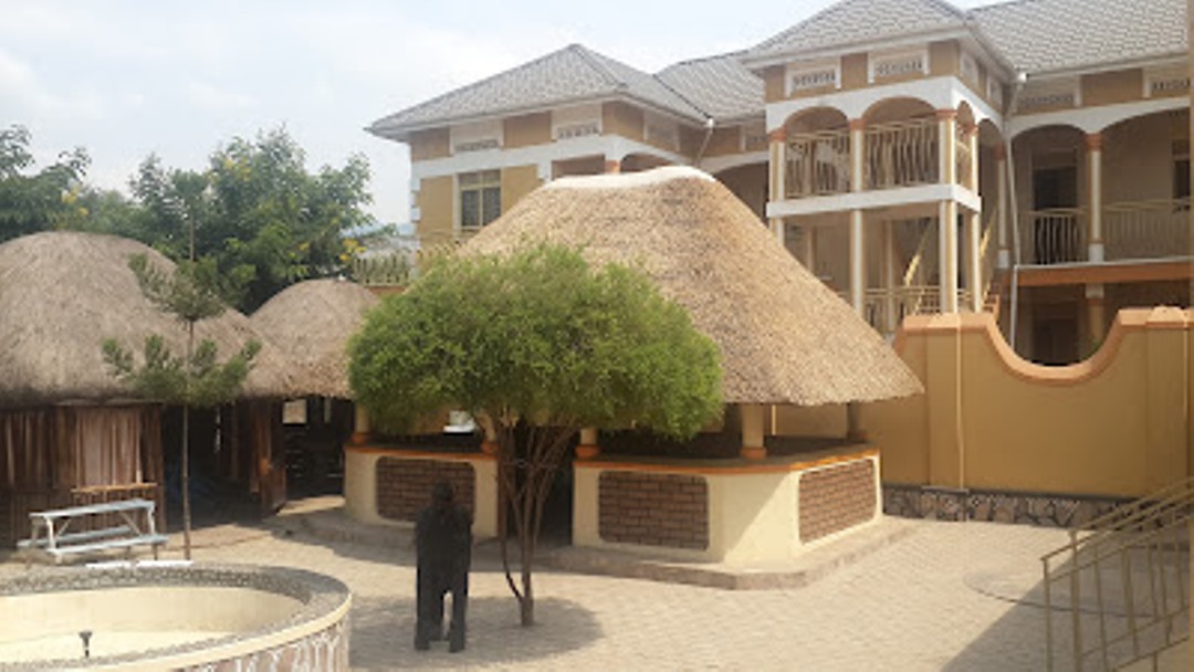 Property Exterior Photo Tropical Savanna Guest House Kasese Uganda Western Region 1