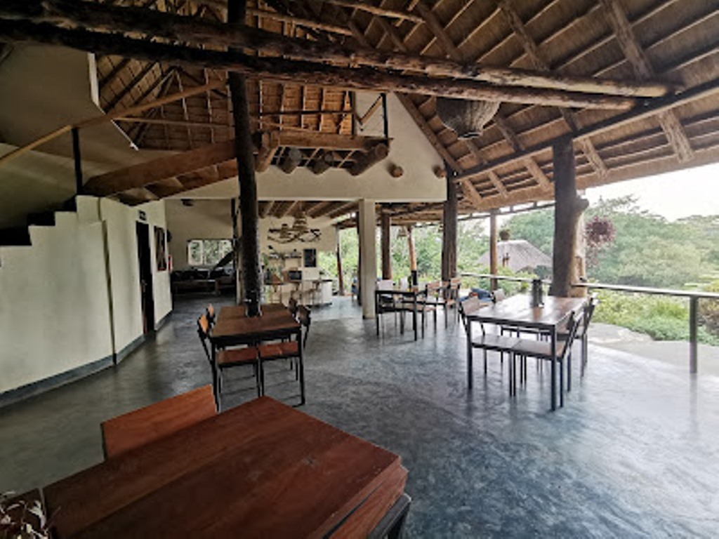 Restaurant Photo Papaya Lake Lodge,Kibale Forest National Park Fort Portal Uganda Western Region