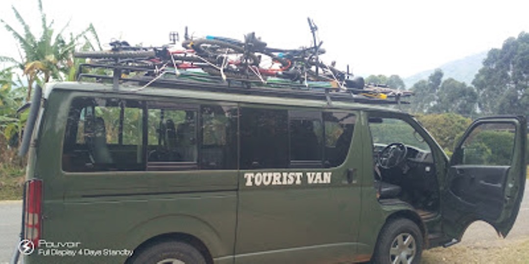 Safari Vehicle Photo Havannah Campsite and Homestay Fort Portal ,Uganda Western Region