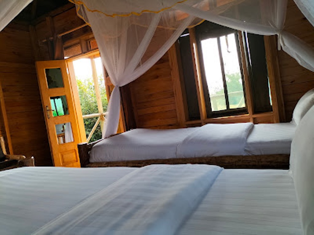 Standard Twin Bedroom Photo Engiri Game Lodge Kasese Uganda Western Region