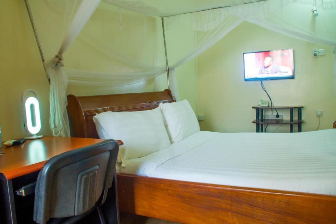 Double Deluxe Bedroom Photo Sandton Hotel Kasese Uganda Western Region 1