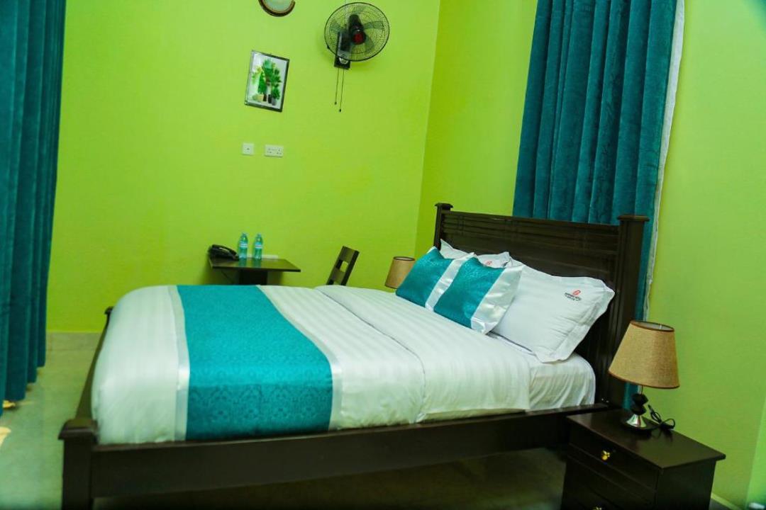 Double Bedroom Photo Bwiranda Hotel Kasese Uganda Western Region 1