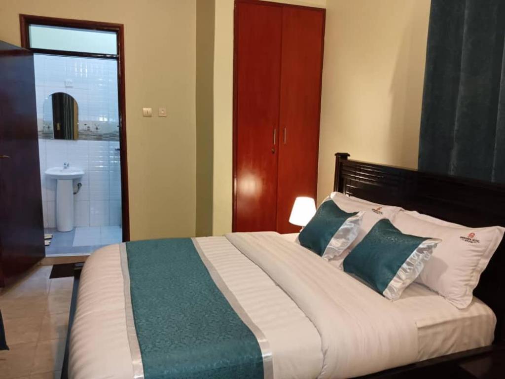 Double Bedroom Photo Bwiranda Hotel Kasese Uganda Western Region