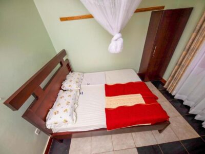 Double Bedroom Photo De Guest Cave Guest House Jinja,Uganda Eastern Region