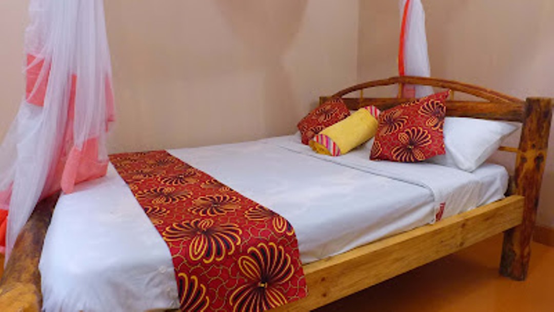 Deluxe Double Cottage Bedroom Photo Irungu Forest Lodge & Campsite Kasese Uganda Western Region