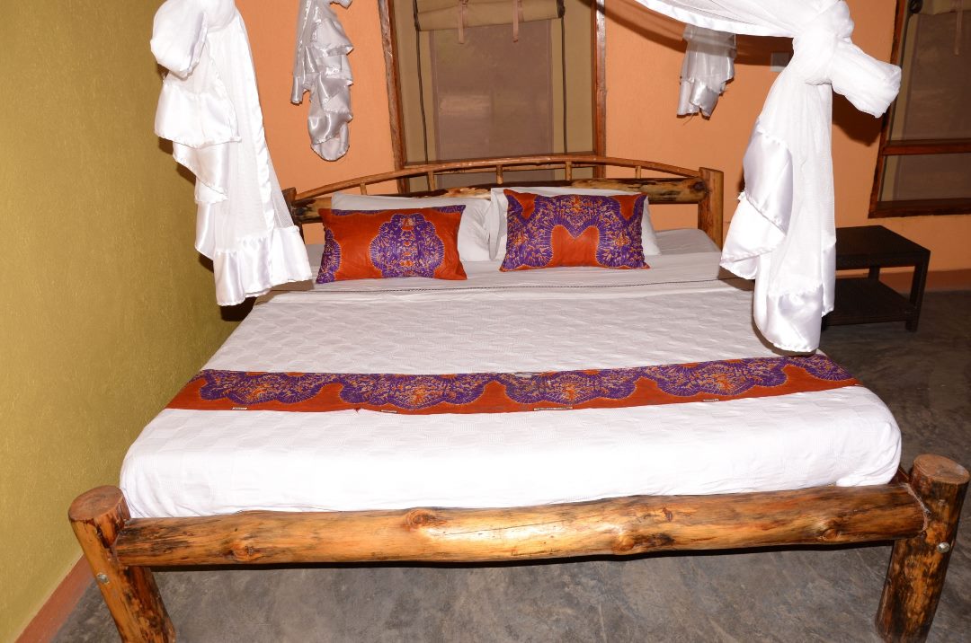 Deluxe Double Cottage Bedroom Photo Irungu Forest Lodge & Campsite Kasese Uganda Western Region 1