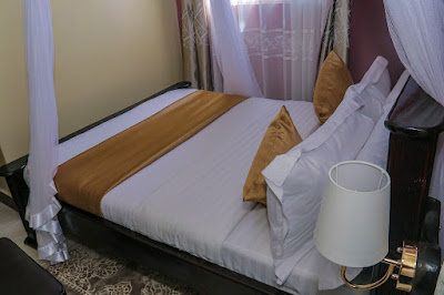 Deluxe Double Bedroom Photo Kamwe Kamwe Hotel & Spa Kasese Uganda Western Region