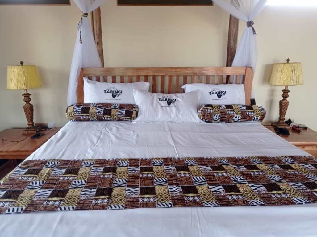 Standard Double Bedroom Photo Tabingi Safari Lodge Kasese Uganda Western Region