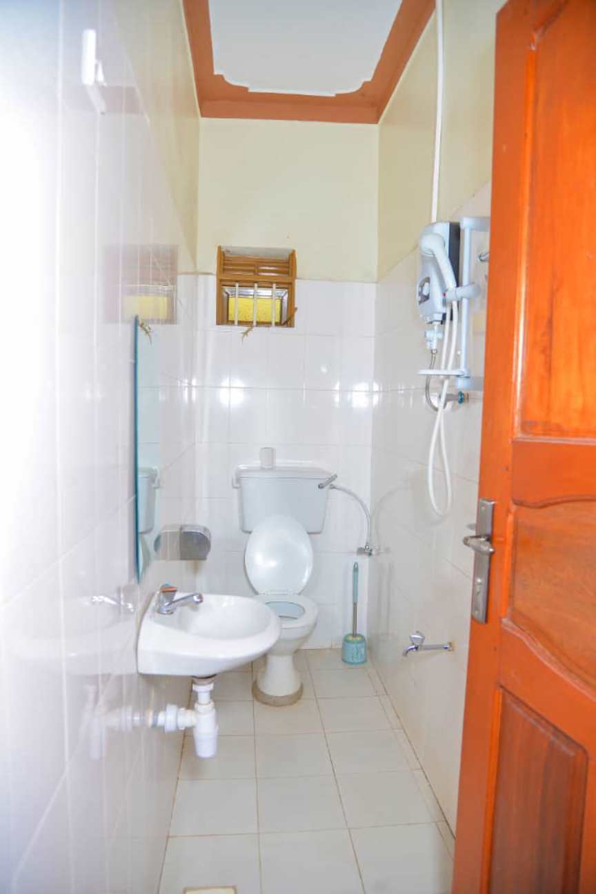 Bathroom Photo Countryside Resort Kasese Uganda Western Region 1