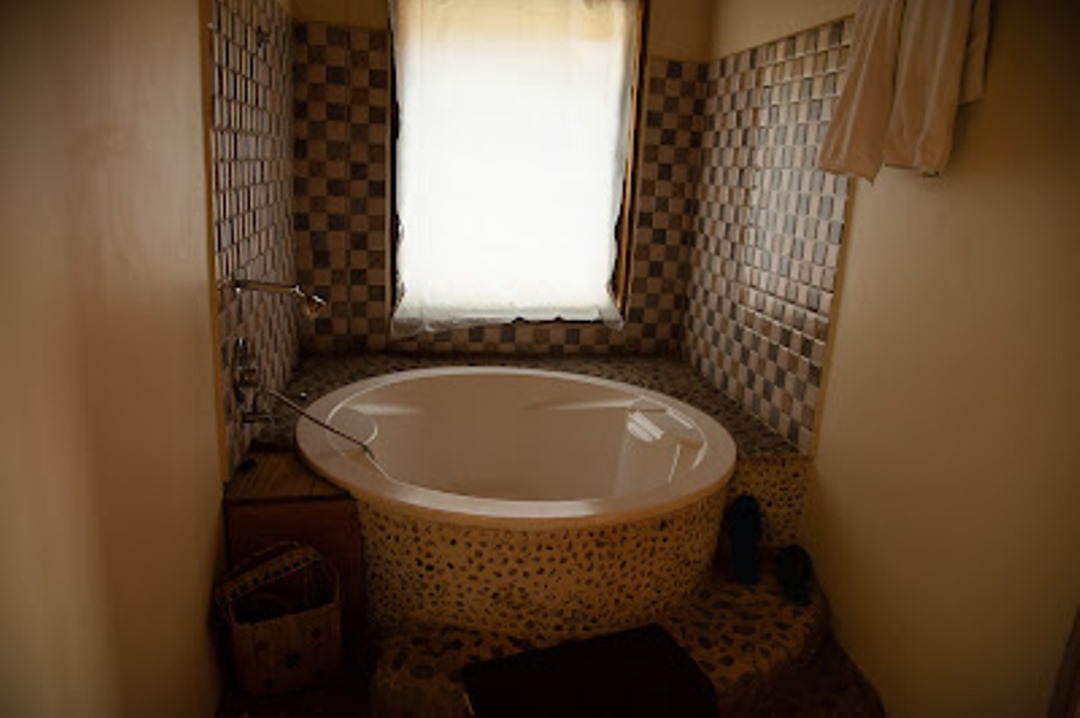 Bathroom Photo The Baboon Safari Resort Katunguru Uganda Western Region 1