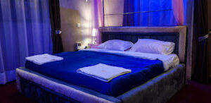 Deluxe Double Bedroom Photo Siro Suites Hotel Kampala Uganda Central Region
