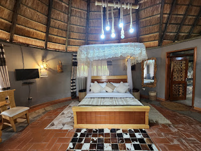 Premium Single Cottages Bedroom Photo Lake Munyanyange Caves Lodge Kasese Uganda Western Region 1