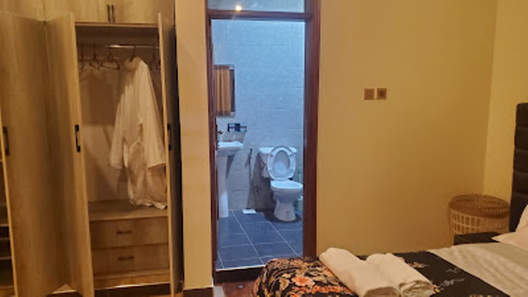 Bathroom Photo Daisy's Apartments Entebbe Uganda Central Region