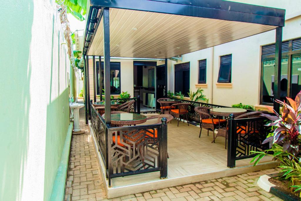 Terrace restaurant Photo Belmont Villas Mbale Uganda Eastern Region