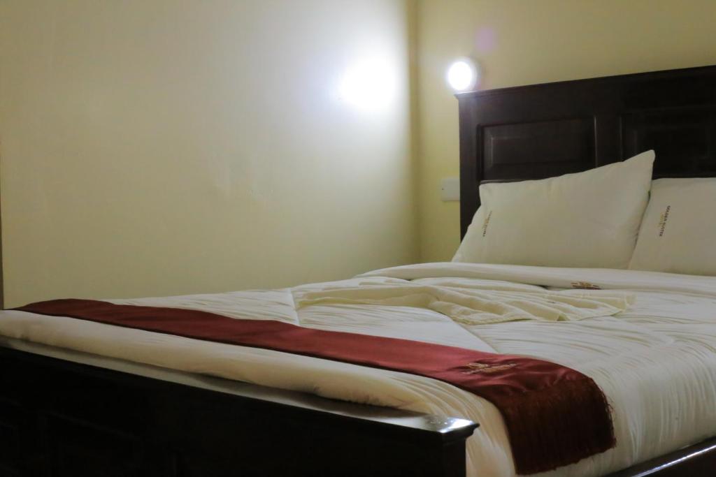 Double Bedroom Photo Golden Suites Hotel Entebbe Uganda Central Region