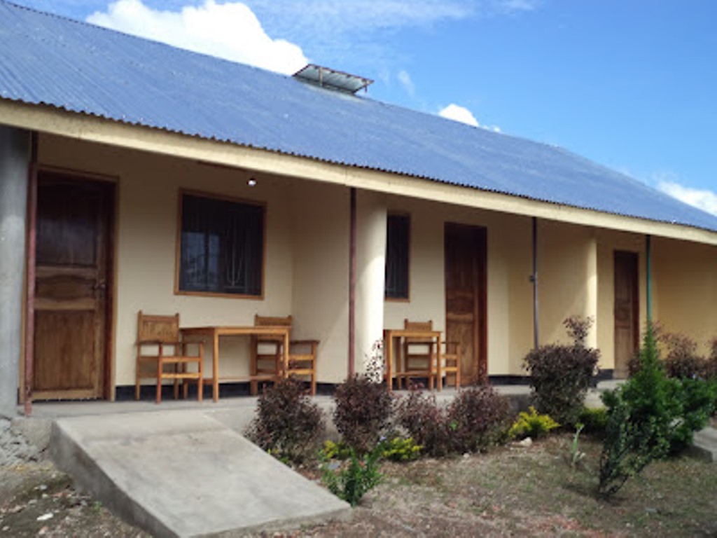 Room Exterior Photo The Elephant Home Katunguru Uganda Western Region