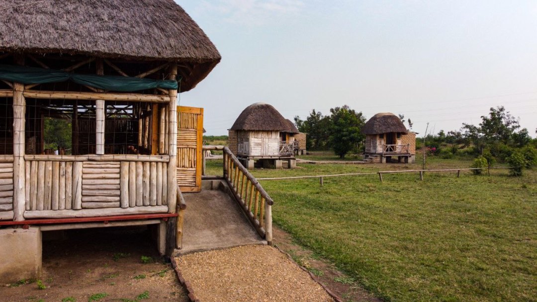 Compound Photo Songbird Safari Lodge & Campsite Katunguru Uganda Western Region