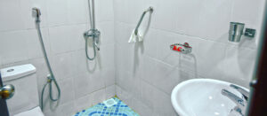 Bathroom Photo Nyumbani Hotel Makerere Kampala Uganda Central Region