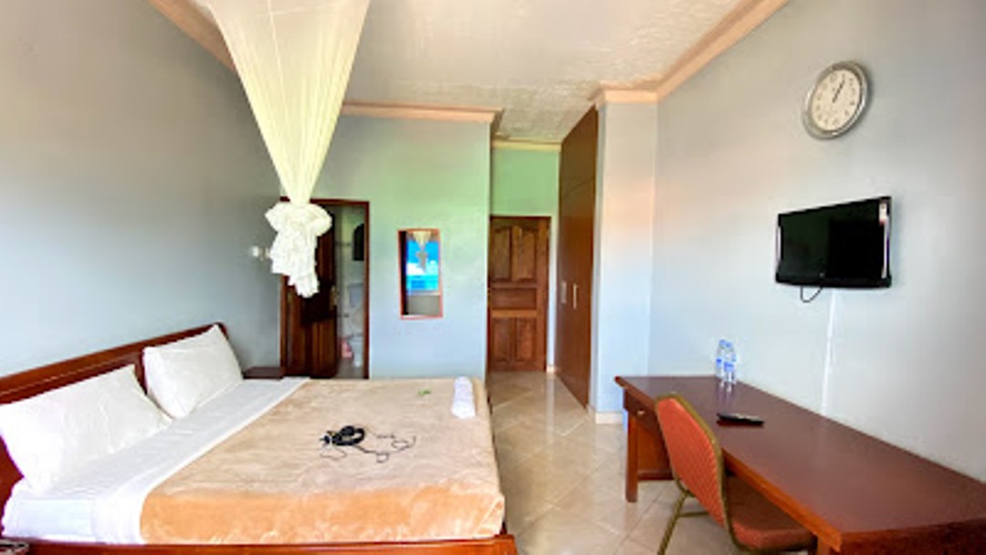 Double Bedroom Photo Hilltop Hotel Mbale Uganda Western Region 2