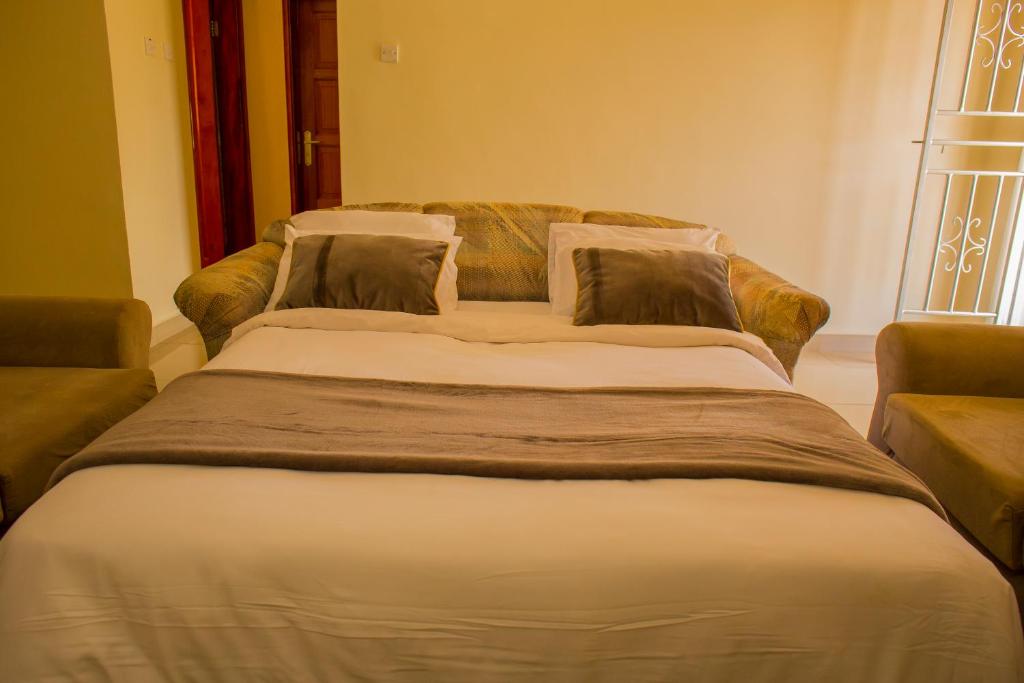 One Double Bedroomed Unit Photo Mamikki Hotel Apartments Tororo Uganda Eastern Region 1