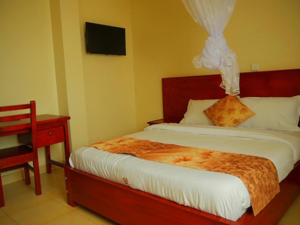 Double Bedroom Photo Patrinah Hotel Mbale Uganda Western Region 1