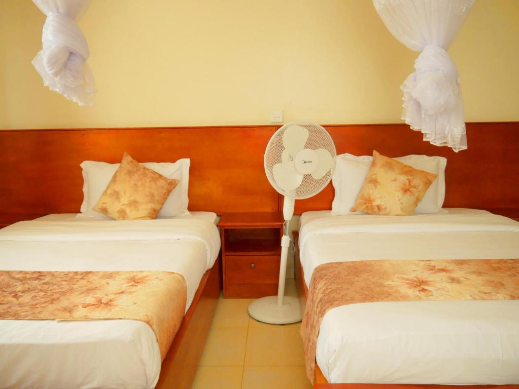 Twin Bedroom Photo Patrinah Hotel Mbale Uganda Western Region