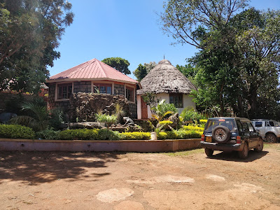 Property Exterior Photo Noah's Ark Main Hotel Sipi Uganda Western Region 1