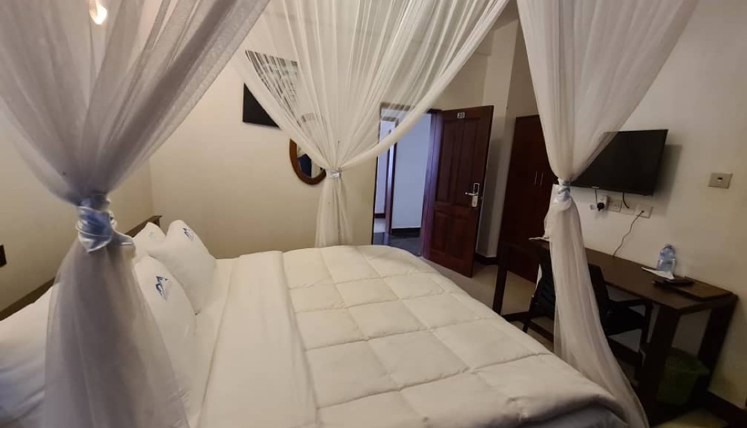 Double Bedroom Photo Mountain Inn Hotel Mbale Uganda Western Region