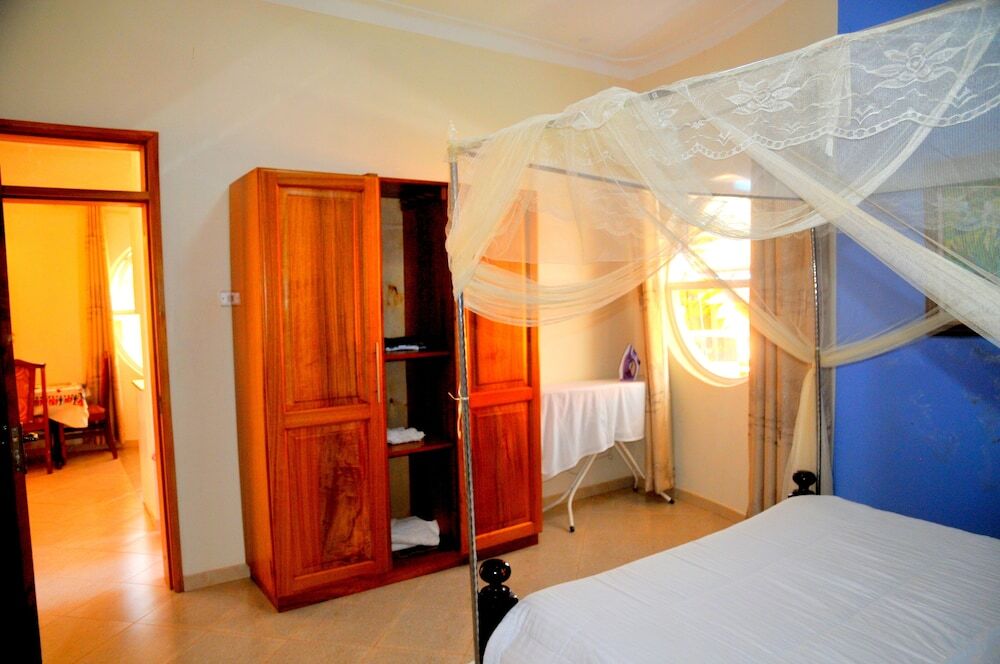 Double Bedroom Photo Victoria lake view Guest House Entebbe Uganda Central Region 1