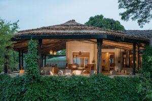 Property Exterior Photo Volcanoes Safaris Kyambura Gorge Lodge Queen Elizabeth National Park Uganda Western Region