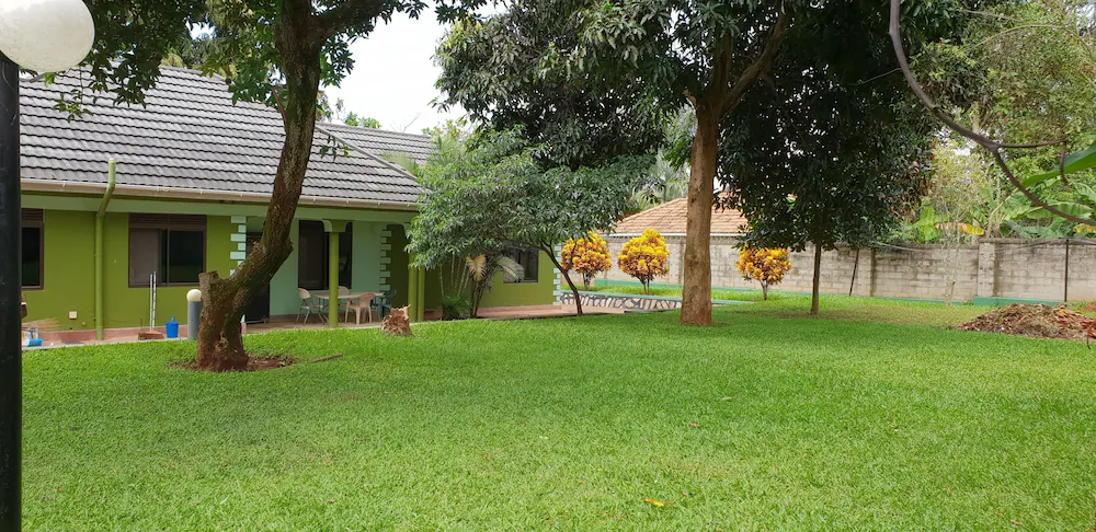 Property Exterior Photo Annas Bed And Breakfast Entebbe Central Region