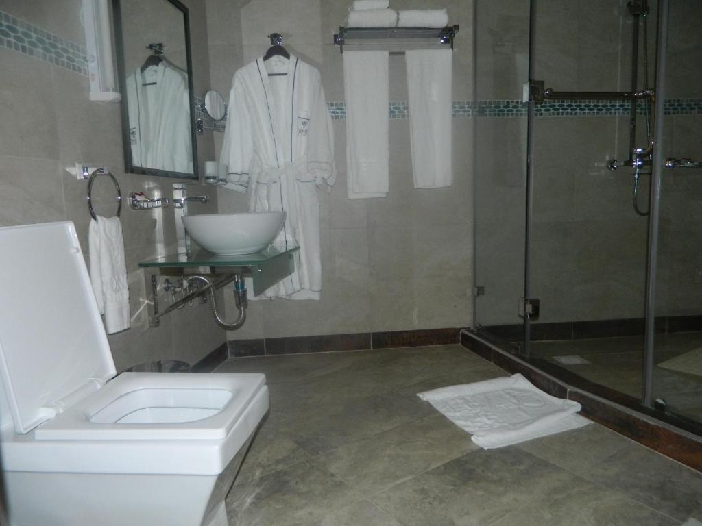 Bathroom Photo Igongo Country Hotel and Cultural Centre Mbarara Western Region