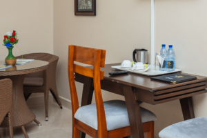 Working desk Photo Silverback Hotel Mbarara Western Region
